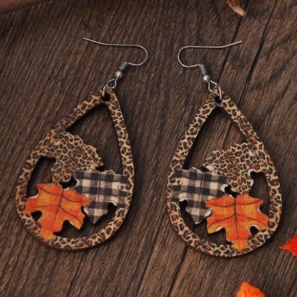 NEW! Leopard & Plaid Maple Leaf Earrings for Fall - Picture 2 of 2